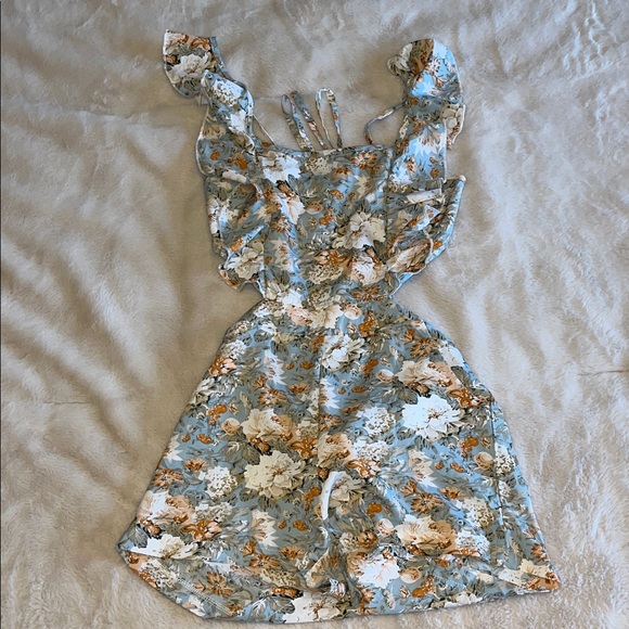 Floral Ruffle Romper - Picture 3 of 4